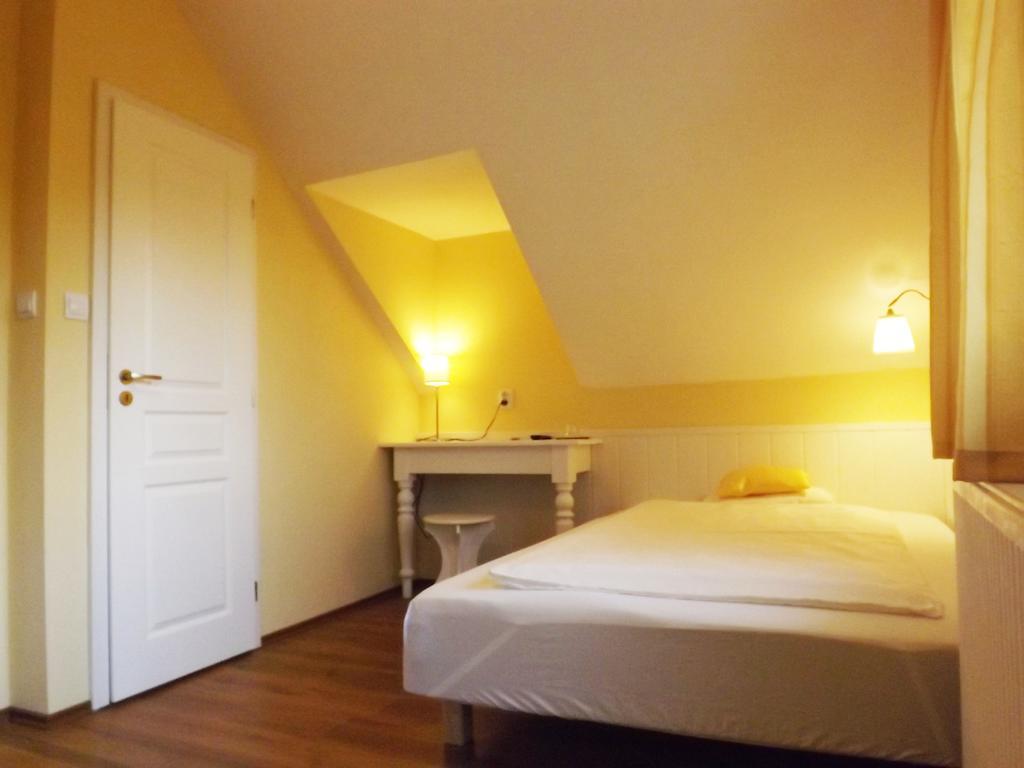 Villa Sipeky Senec Oda fotoğraf