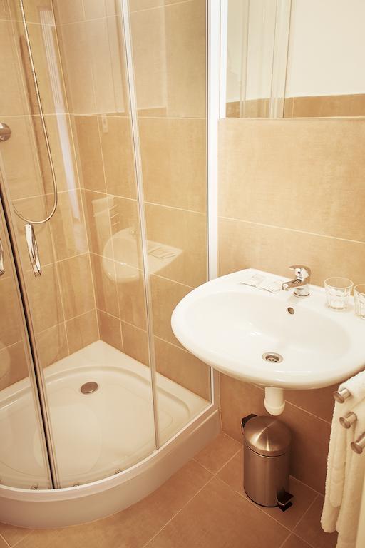 Villa Sipeky Senec Oda fotoğraf